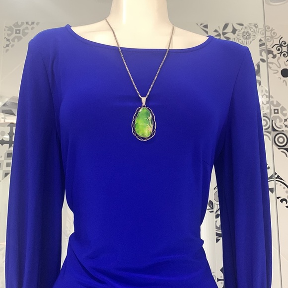 NWT🌸Made in🇨🇦Stunning Royal Blue Long Pleated Sleeves Dress - Picture 13 of 14